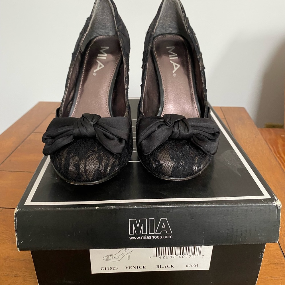 Heels black lace